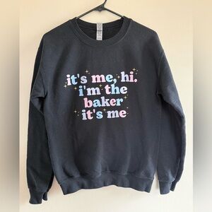 Taylor Swift play on lyric “I’m the baker, it’s me” graphic crew neck sweatshirt